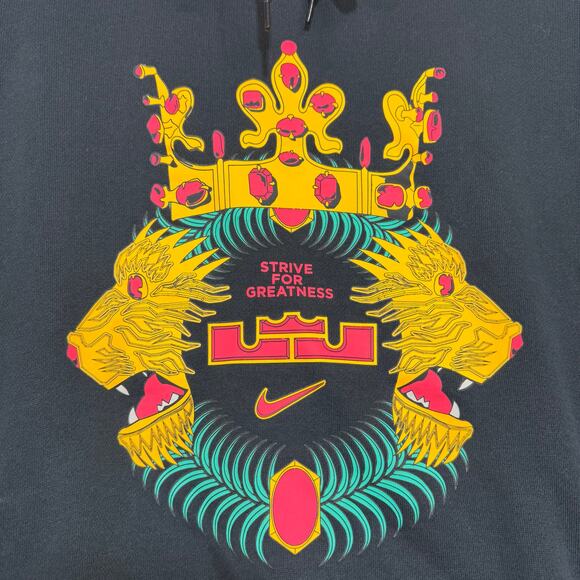 Nike LeBron James Large Hoodie Graphic Crowned Lion Strive For Greatness Black - Picture 2 of 6